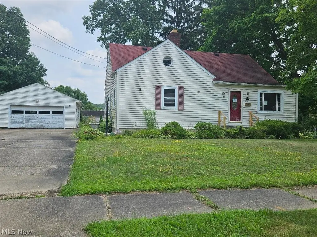 2124 Hillside Terrace, Akron, OH 44305 - #1