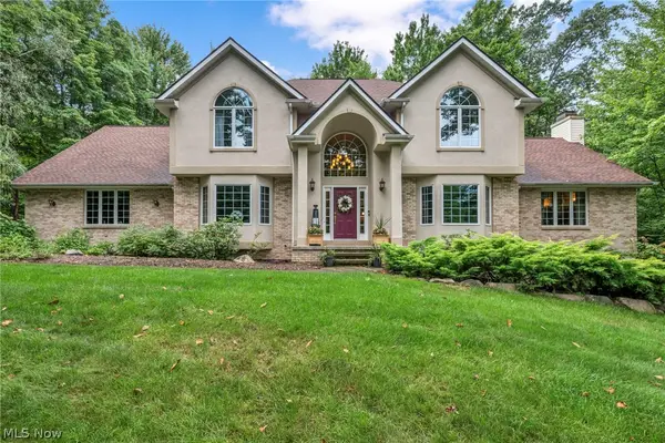 9198 Regency Woods Drive, Kirtland, OH 44094