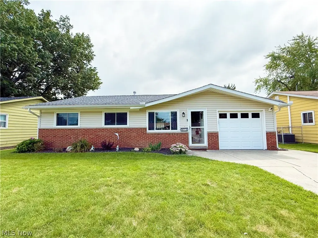 4713 Meadow Lane, Lorain, OH 44055 - #1