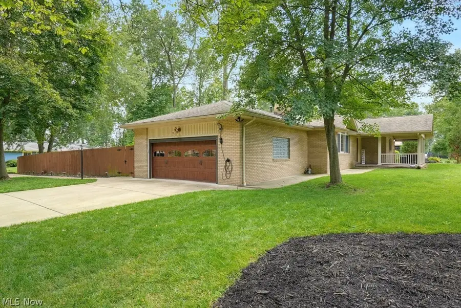 2018 Roberts Ne Lane, Warren, OH 44483 - #2