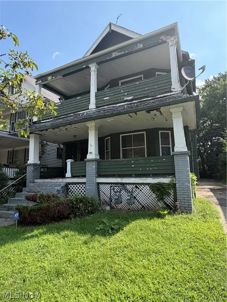 621 E 128th Street, Cleveland, OH 44108 - #1