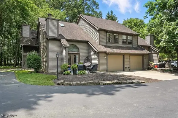 1293 Redtail Hawk Drive #4, Boardman, OH 44512