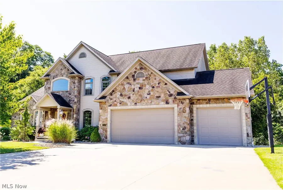 8808 Eastlynn Nw Avenue, Massillon, OH 44646 - #3