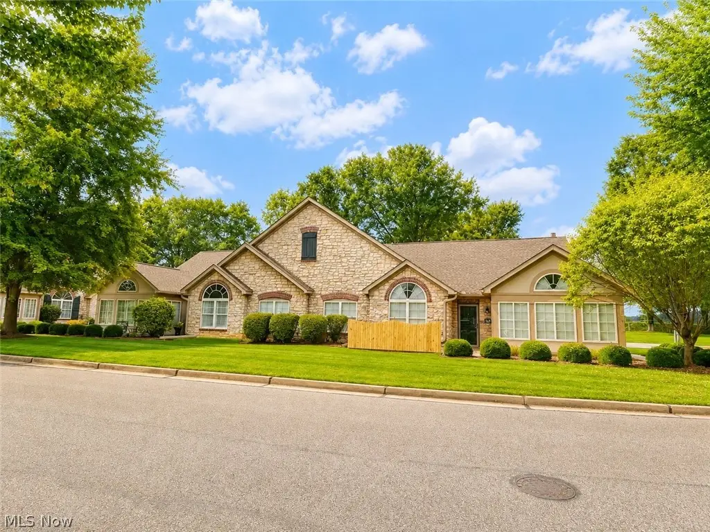 3-109 The Fields, Williamstown, WV 26187 - #1