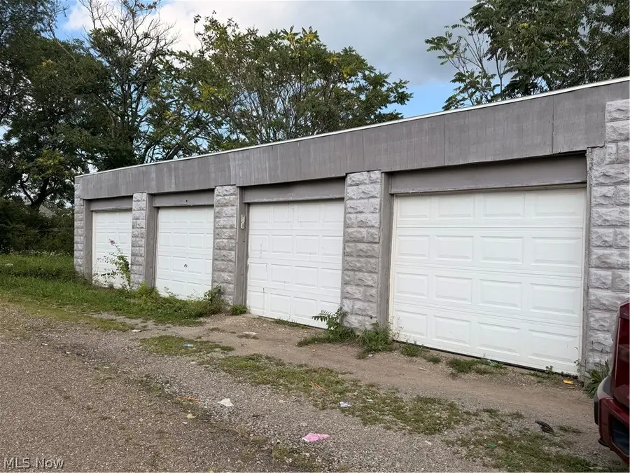 1611 10th Sw Street, Canton, OH 44706 - #3