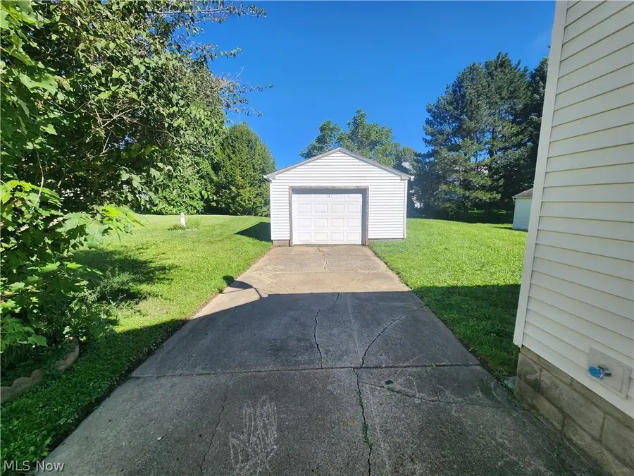 1414 Douglas Avenue, Youngstown, OH 44502 - #2