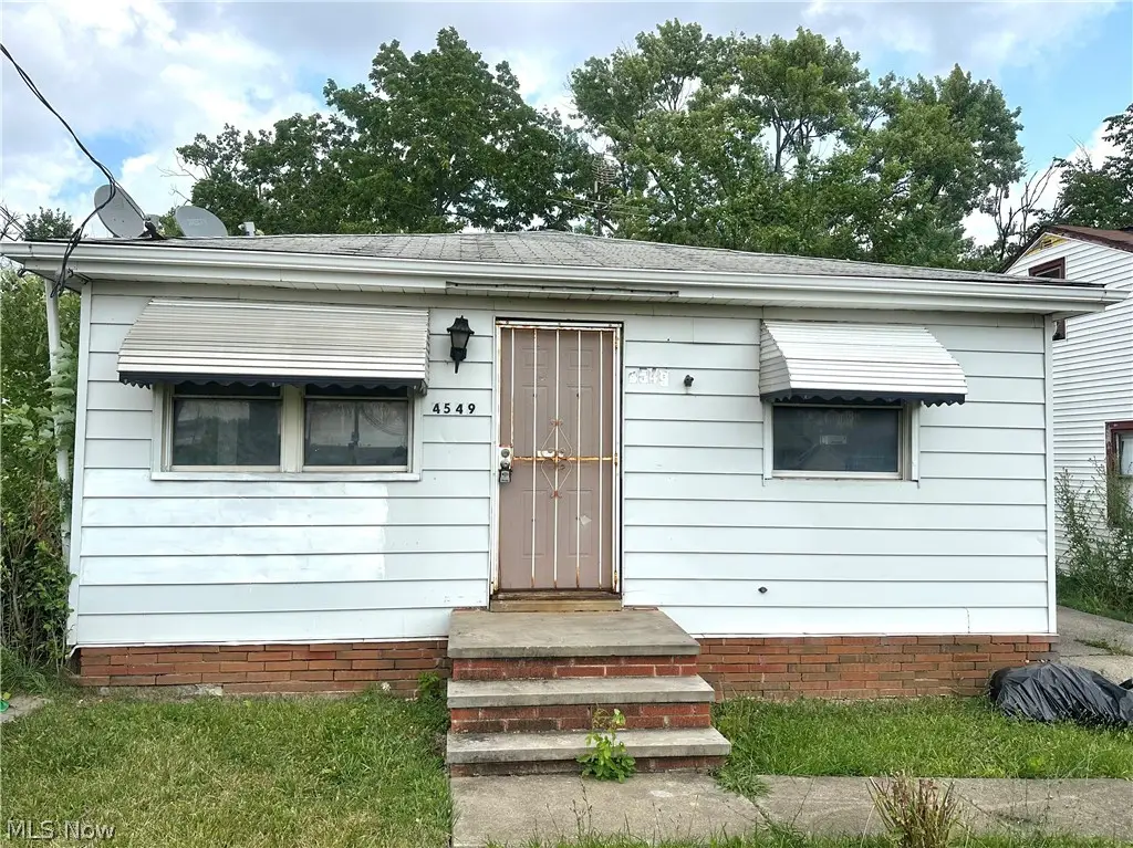 4549 Lee Road, Cleveland, OH 44128 - #1
