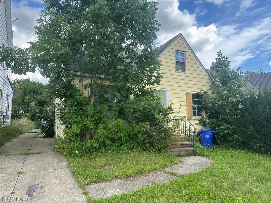 3927 E 153rd Street, Cleveland, OH 44128 - #2