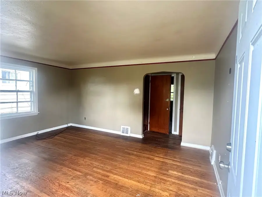 3927 E 153rd Street, Cleveland, OH 44128 - #3