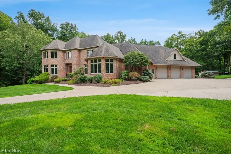 1088 River Woods Drive, Hinckley, OH 44233 - #2