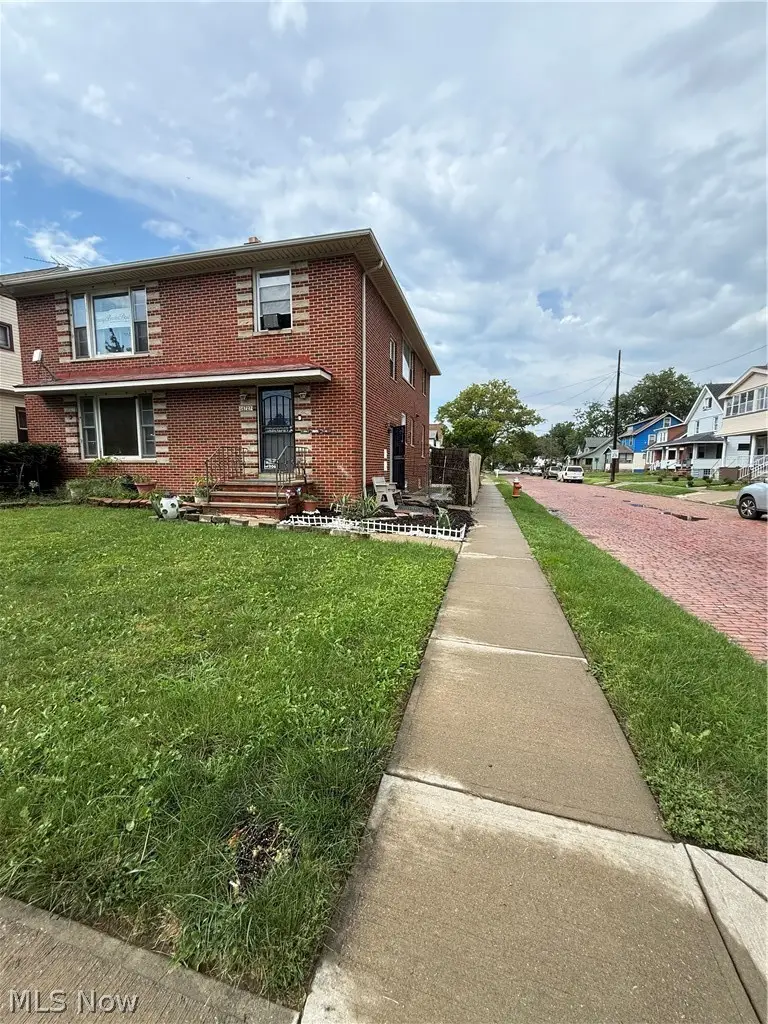 16727 Grovewood Avenue, Cleveland, OH 44110 - #1