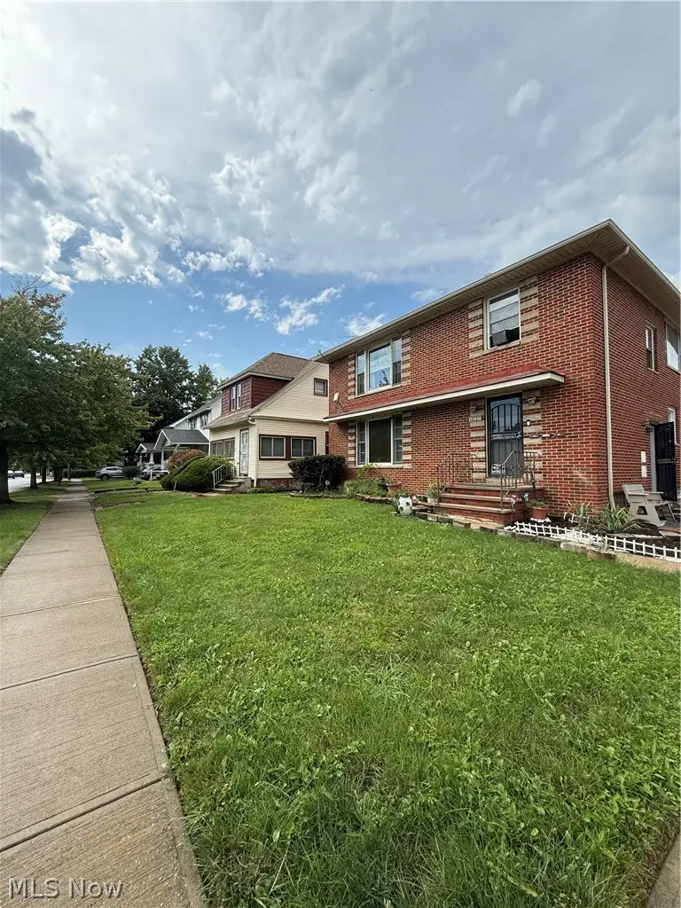 16727 Grovewood Avenue, Cleveland, OH 44110 - #2