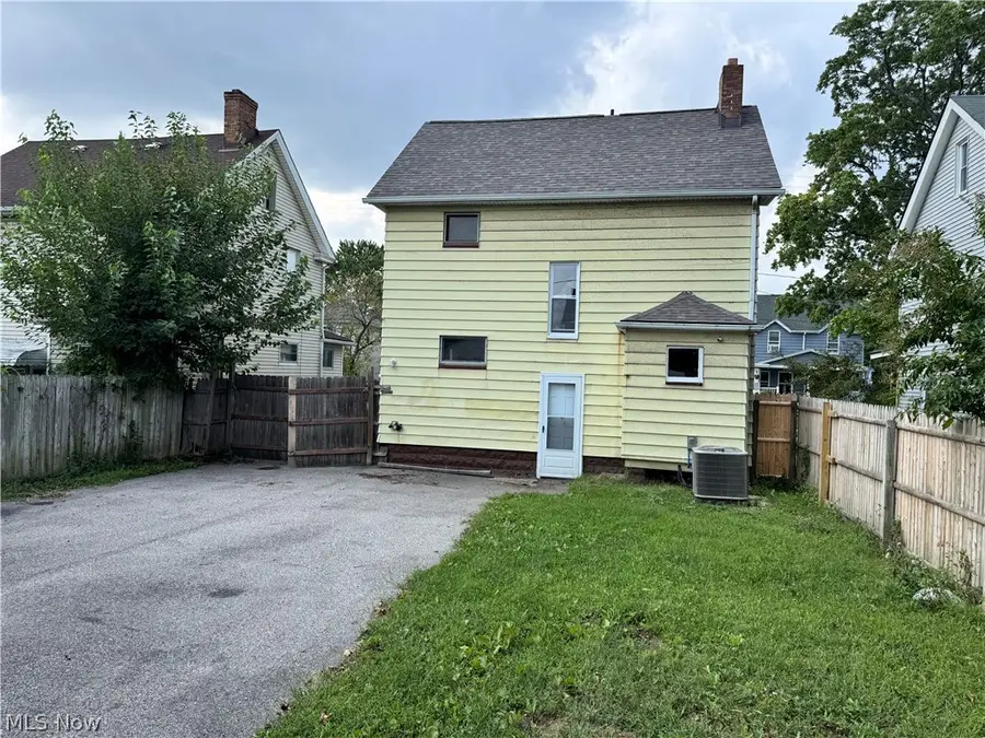 3059 W 111th Street, Cleveland, OH 44111 - #2