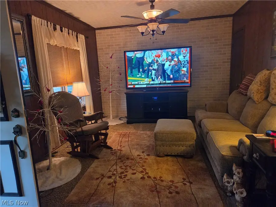 1935 E 44th Street, Ashtabula, OH 44004 - #2