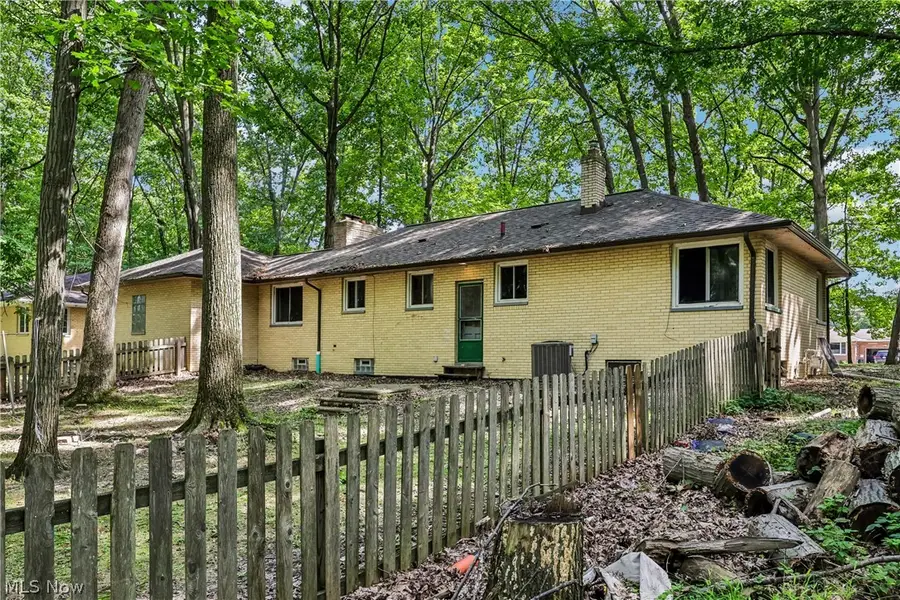 2394 Dentzler Road, Parma, OH 44134 - #3