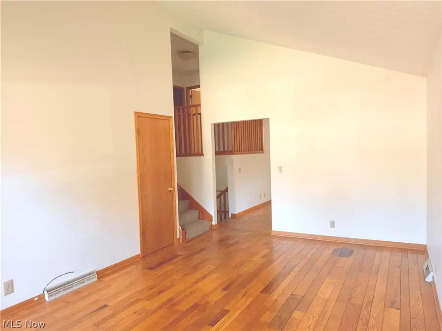 1532 Ellesmere Nw Avenue, North Canton, OH 44720 - #3