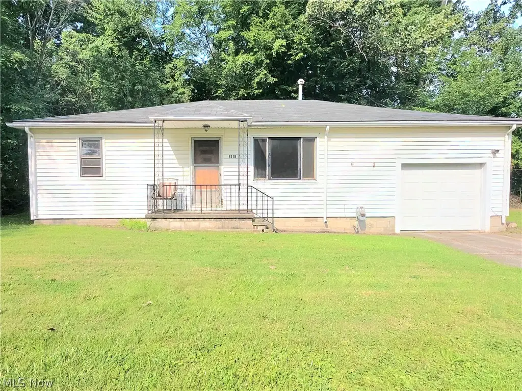 6118 Gladys Avenue, Elyria, OH 44035 - #1