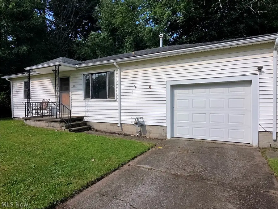 6118 Gladys Avenue, Elyria, OH 44035 - #3