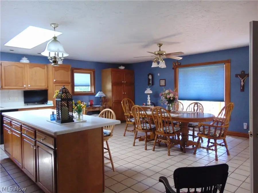 2090 Ridgebury Drive, Painesville, OH 44077 - #3