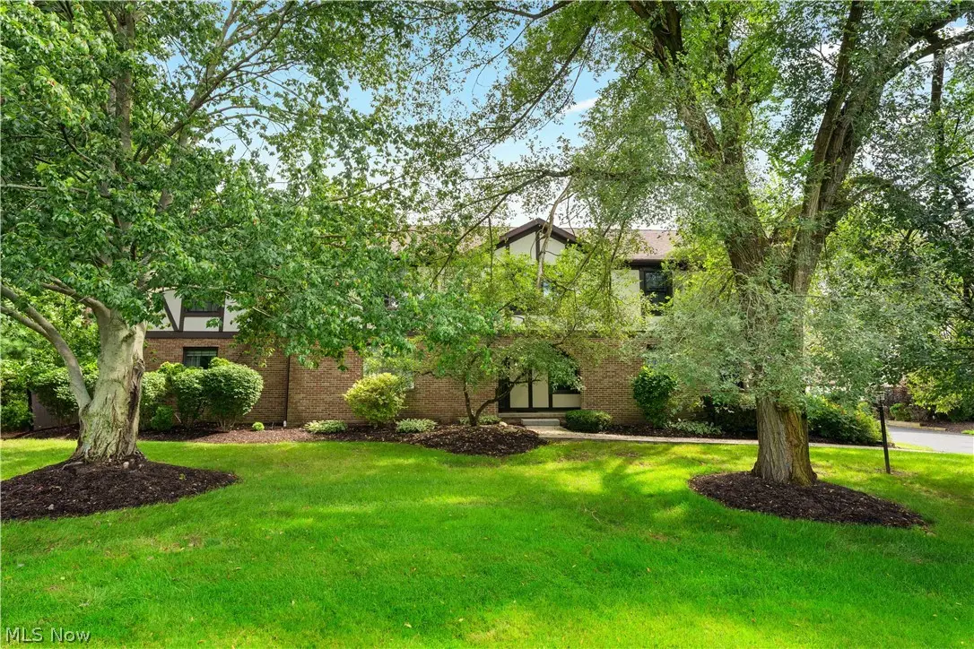 6674 Hills And Dales Nw Road, Canton, OH 44708 - #1