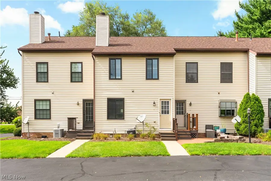 6674 Hills And Dales Nw Road, Canton, OH 44708 - #3