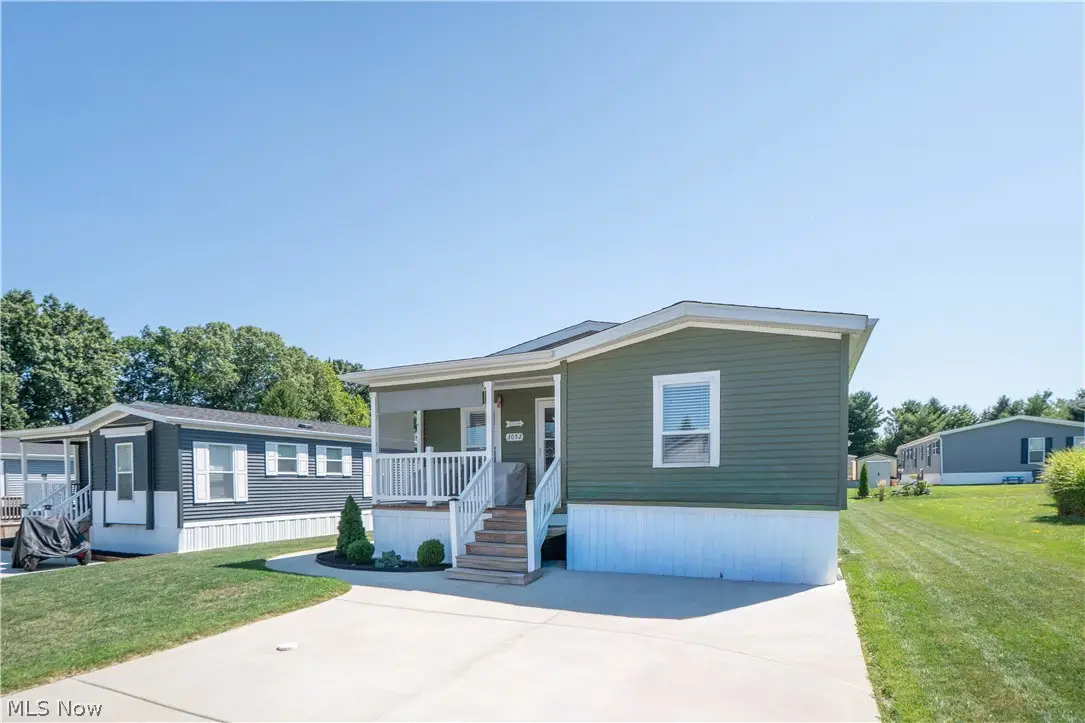 3052 Cross Creek Sw Circle, Massillon, OH 44647 - #1