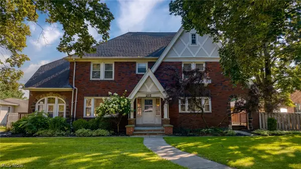 211 E Schaaf Road, Cuyahoga Heights, OH 44131