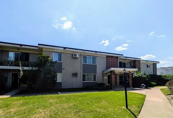1402 Golden Gate Boulevard #G201, Mayfield Heights, OH 44124