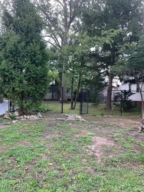 Waterbury Road, Lakewood, OH 44107