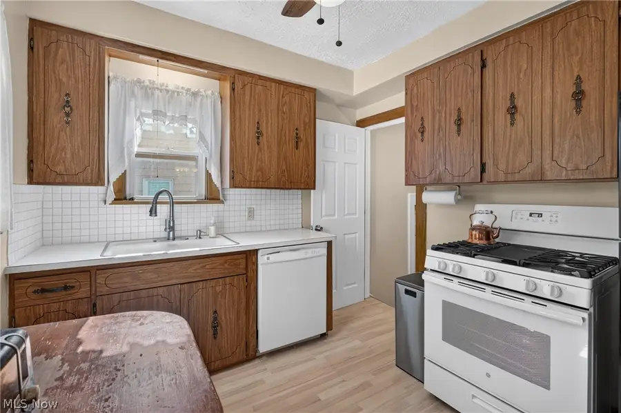 14512 Orchard Park Avenue, Cleveland, OH 44111 - #3
