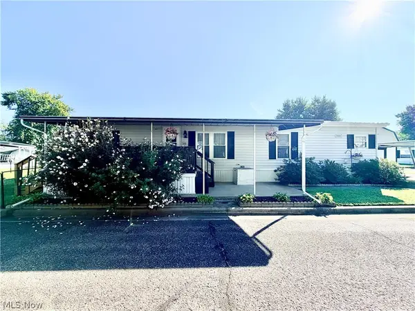 500 Compass Se Circle, New Philadelphia, OH 44663