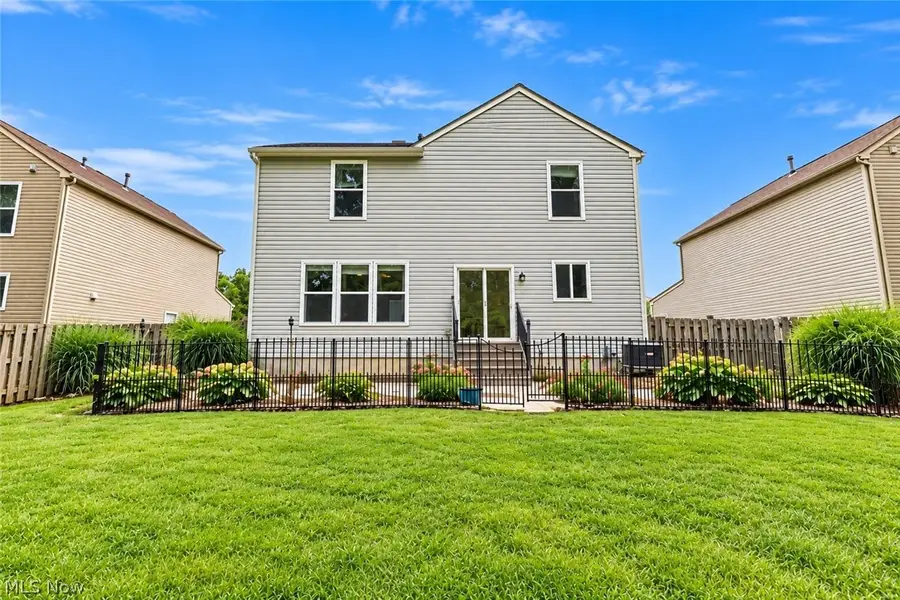 9812 Seton Drive, Olmsted, OH 44138 - #3