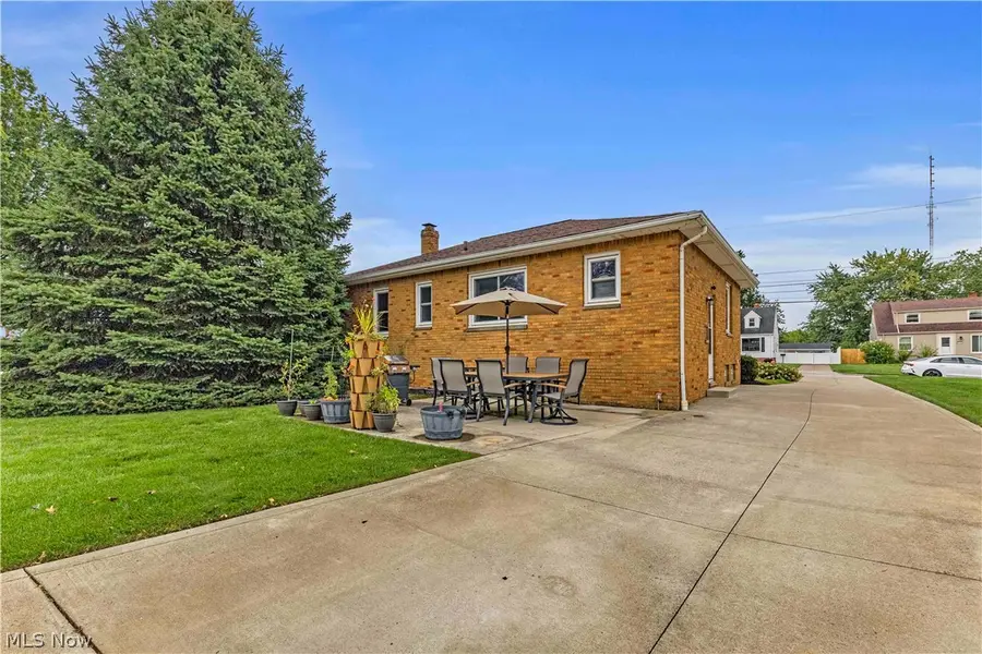 4050 Hilltop Drive, Parma, OH 44134 - #3
