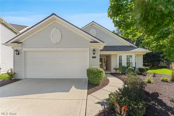 15249 Oak Hollow Lane, Strongsville, OH 44149