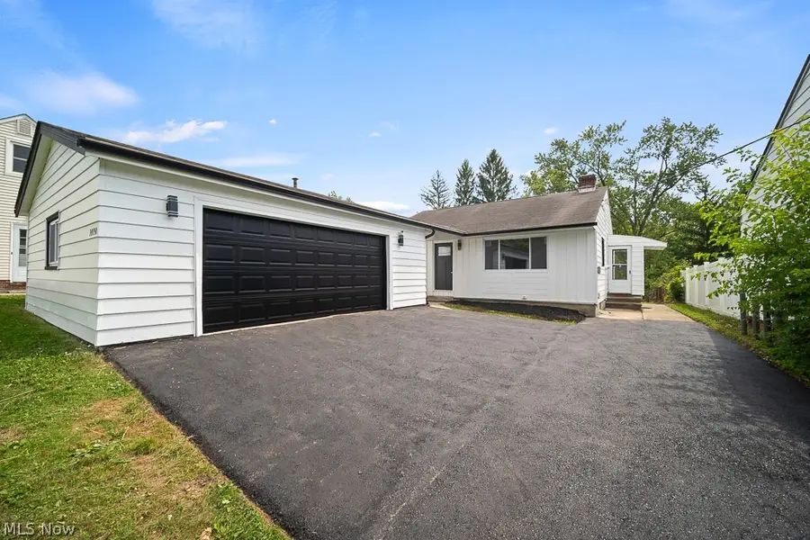 14750 Schreiber Road, Maple Heights, OH 44137 - #2