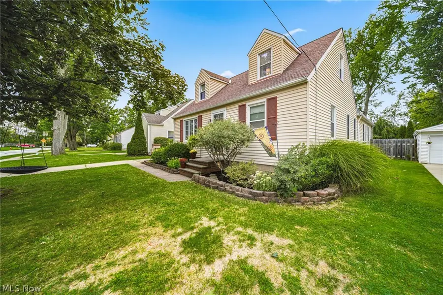 37301 Park Avenue, Willoughby, OH 44094 - #2
