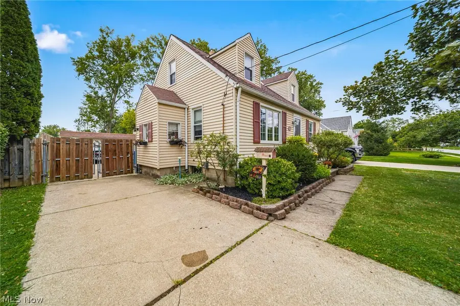 37301 Park Avenue, Willoughby, OH 44094 - #3