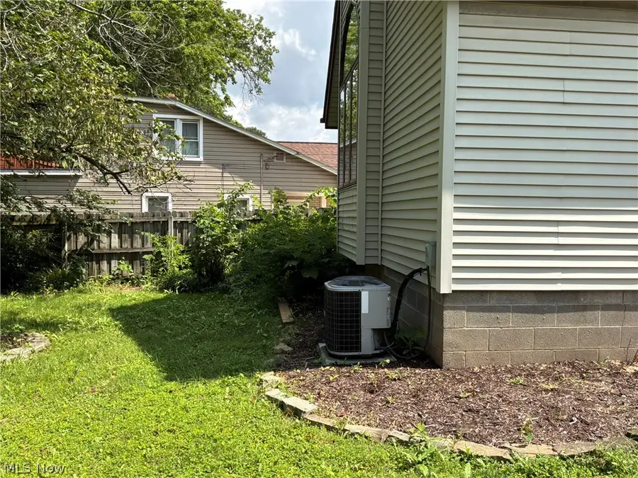 706 North Street, Brooklyn Heights, OH 44131 - #3