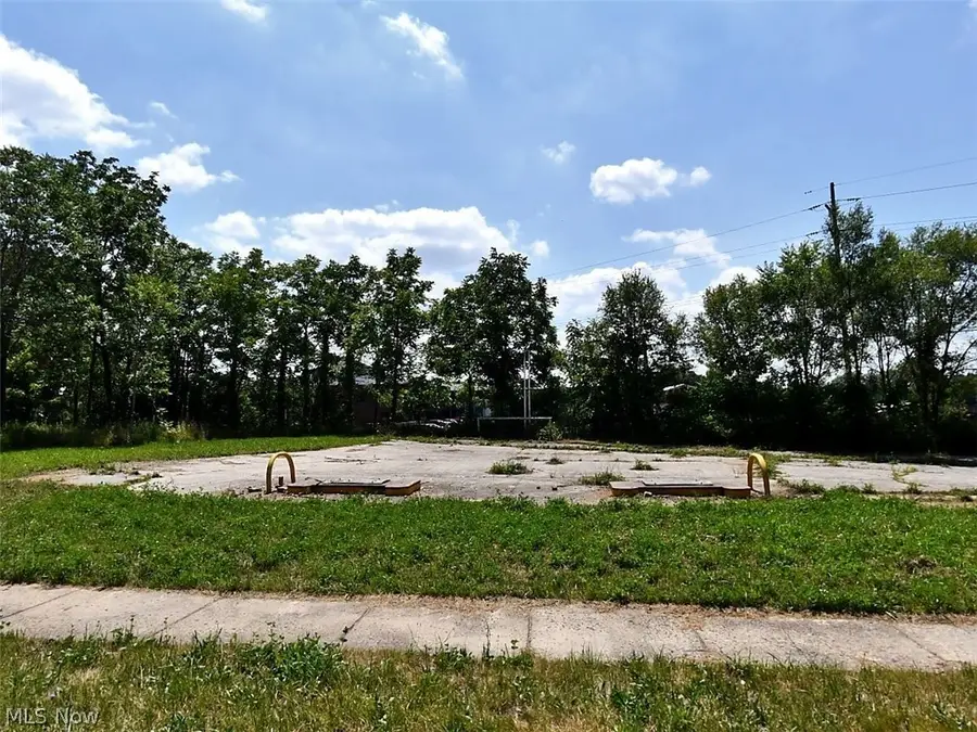 1426 Niles Se Road, Warren, OH 44484 - #2