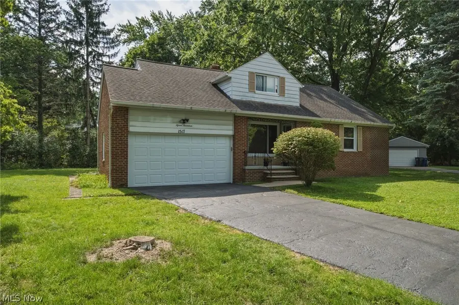 1517 Parkhill Road, Cleveland Heights, OH 44121 - #2