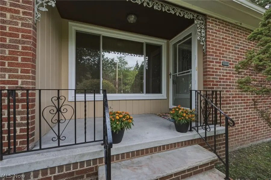 1517 Parkhill Road, Cleveland Heights, OH 44121 - #3