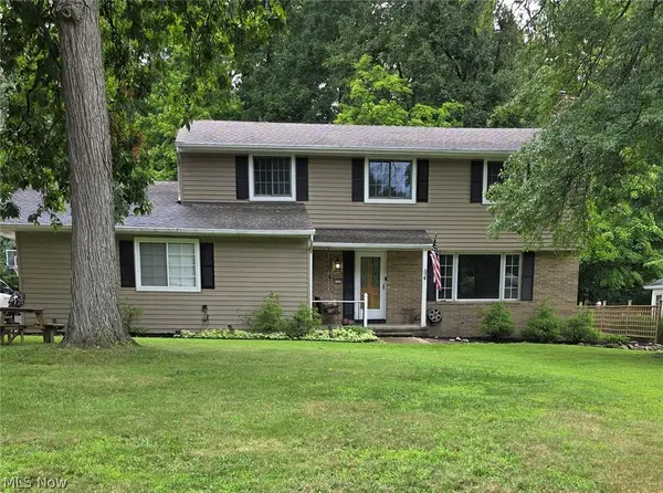 8124 Thornhurst Drive, North Royalton, OH 44133