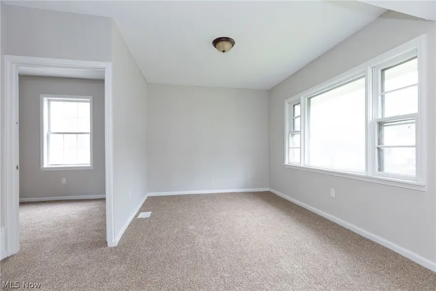 6716 Fullerton Avenue, Cleveland, OH 44105 - #3