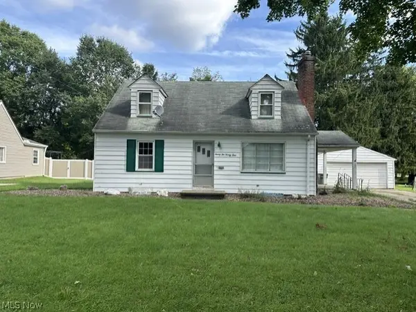 2224 Coral Sea, Youngstown, OH 44511