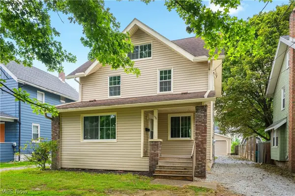 156 E Mapledale Avenue, Akron, OH 44301