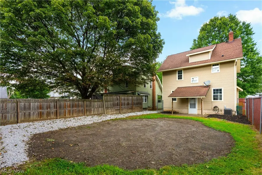 156 E Mapledale Avenue, Akron, OH 44301 - #2