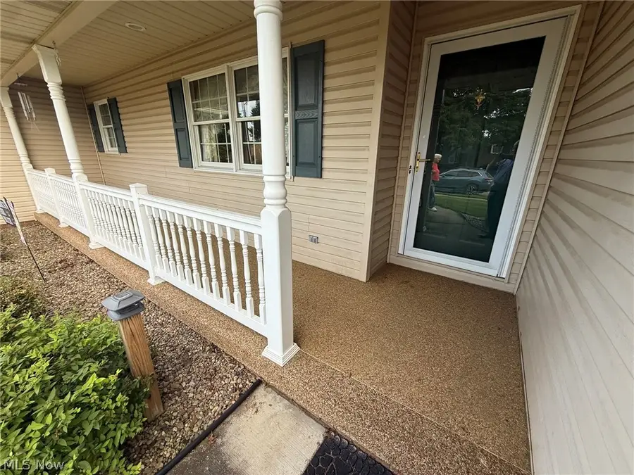 490 Ellen Sw Avenue, New Philadelphia, OH 44663 - #2