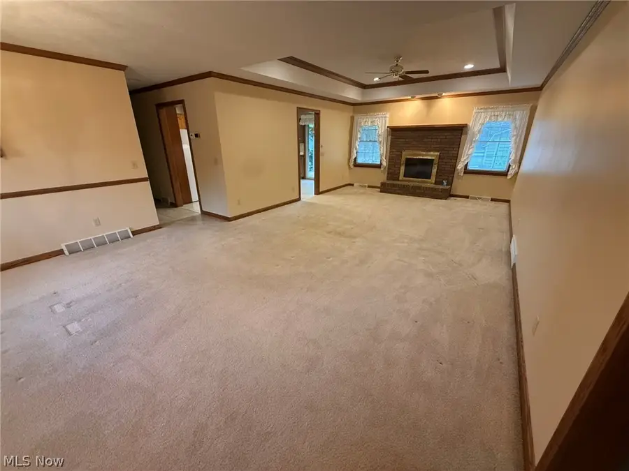490 Ellen Sw Avenue, New Philadelphia, OH 44663 - #3