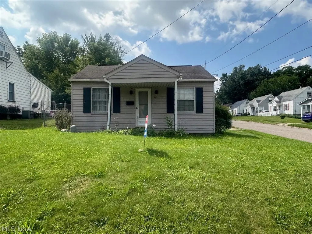 550 Upton Avenue, Akron, OH 44310 - #1