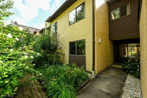879 Hampton Ridge Drive, Akron, OH 44313